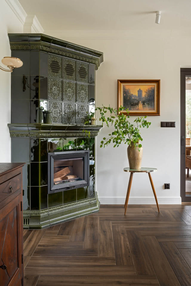 zielony piec kaflowy