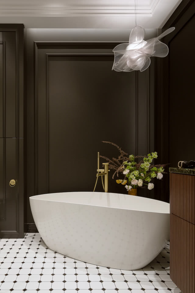 wanna wolnostojąca w łazience