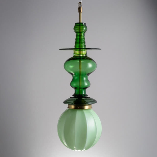 zielona szklana lampa