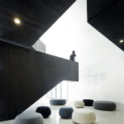 Stół Victoria i krzesła Peggy, Selva