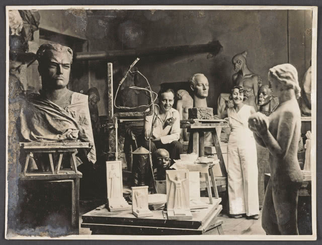 Olga Niewska z mężem Henrykiem Maderem w pracowni przy ul. Zakroczymskiej w Warszawie