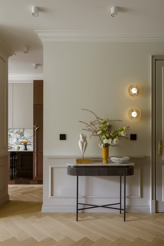 konsola w przedpokoju