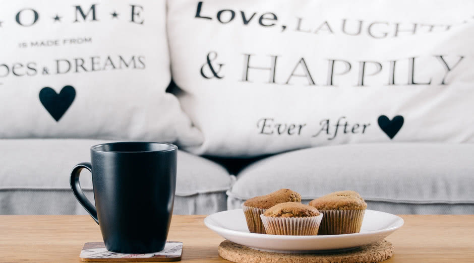  Jak wybrać odpowiednie poduszki dekoracyjne do salonu?