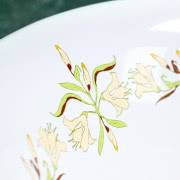 Kuchenny zlew z kamienia wpuszczono w drewniany...