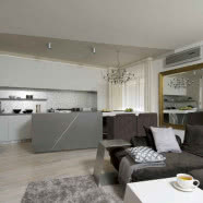 Metal z drewnem w mieszkaniu