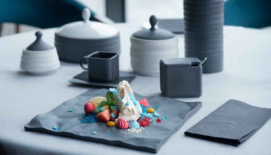 Systemowa porcelana od Ćmielów Design Studio