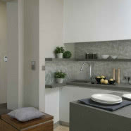 Metal z drewnem w mieszkaniu