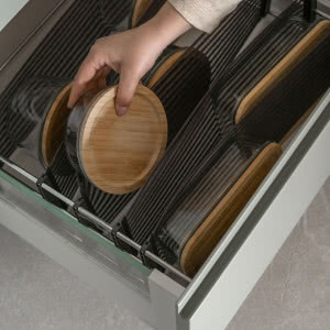 Wiosenne porządki w domu – jak zaprowadzić porządek w kuchni, łazience i garderobie bez rewolucji