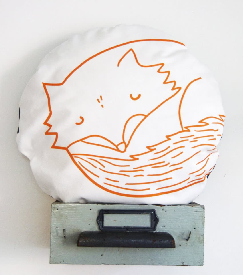 Poduszki Angeworkshop zdobią wizerunki leśnych...