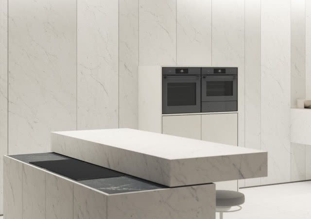 kamienne fronty kuchenne, wyspa kuchenna, stołek, piekarnik