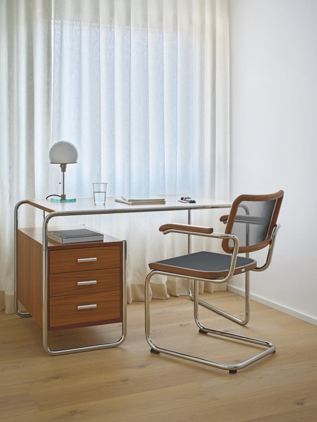 biurko Thonet w stylu Bauhaus