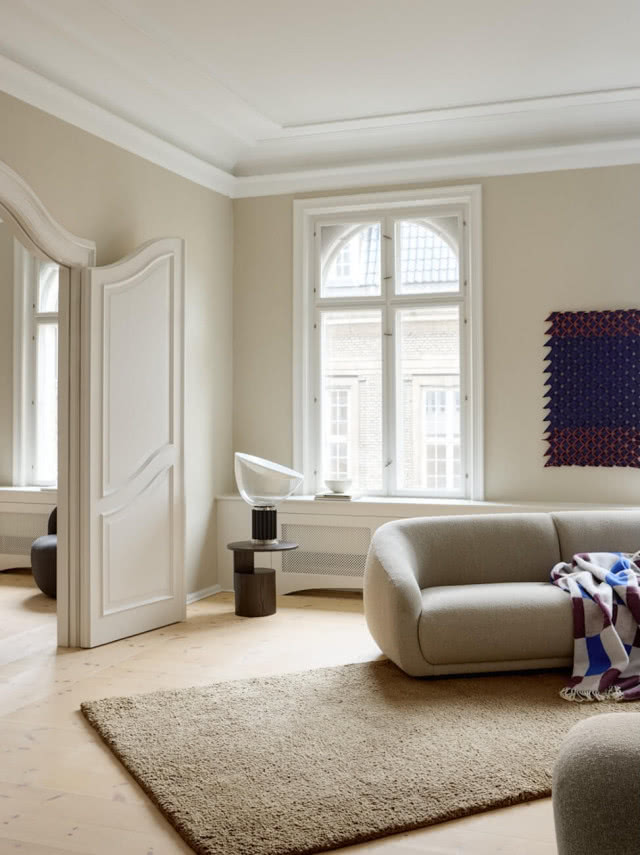 salon w kolorze kaszmirowym