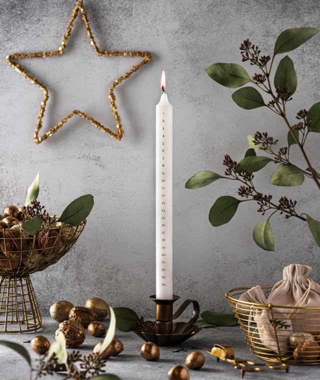 Tradycyjna świeczka adwentowa