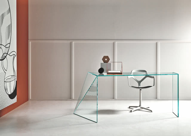szklane biurko