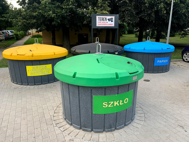 Kosz półpodziemny.