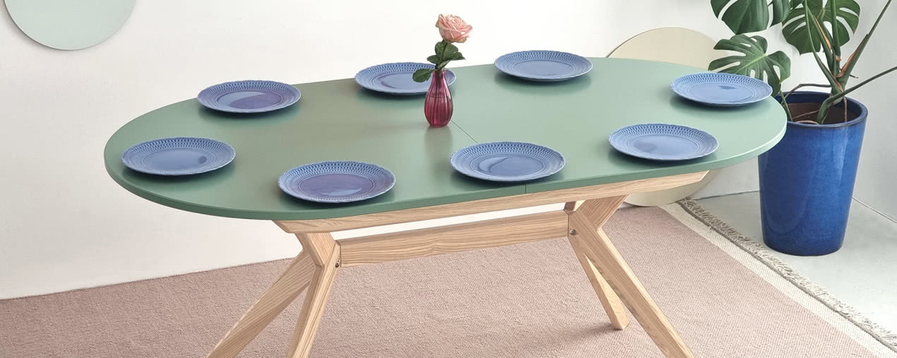 Stół do małego salonu. Rozkładany, okrągły czy kwadratowy - który sprawdzi się najlepiej?