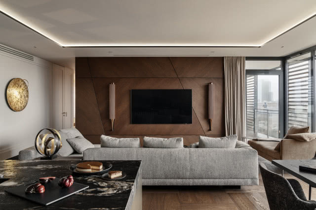 Drewniana zabudowa ścianki TV