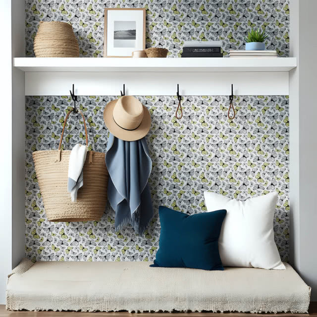 tapeta w motyle w przedpokoju