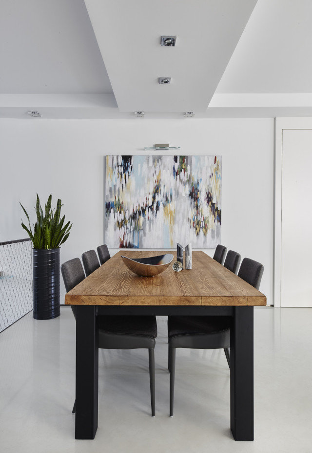 Industrialny stół drewniany