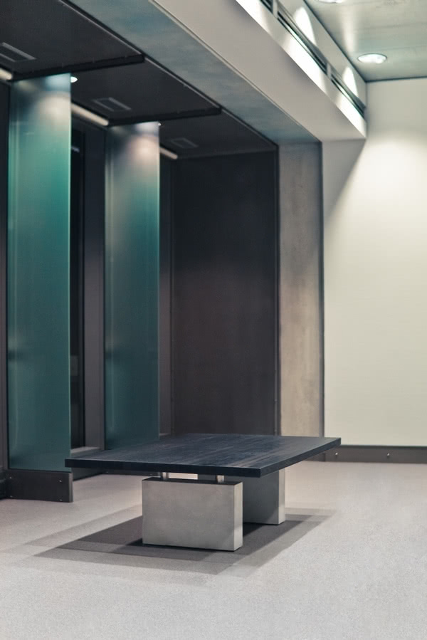 Stół Solid.NY - projekt Tomasz Rygalik. Fot....