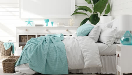 Styl hampton - jak wprowadzić go do wnętrza małej sypialni?