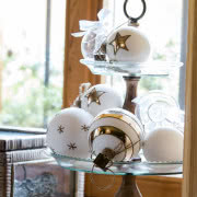 Elegancki porcelanowy wazon jest istotnym...