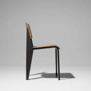 Kolekcja Prouvé Raw - półki Rayonnage Mural z...