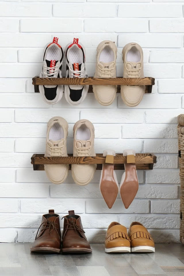 buty wsunięte na sztorc