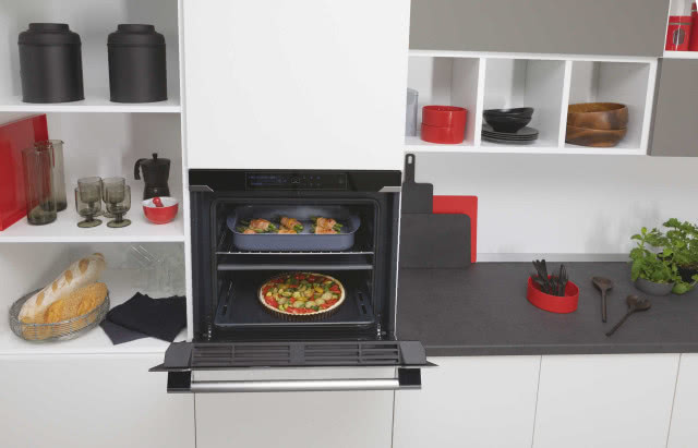 dwukomorowy piekarnik, jedna pełni funkcję piekarnika a druga przechowania.