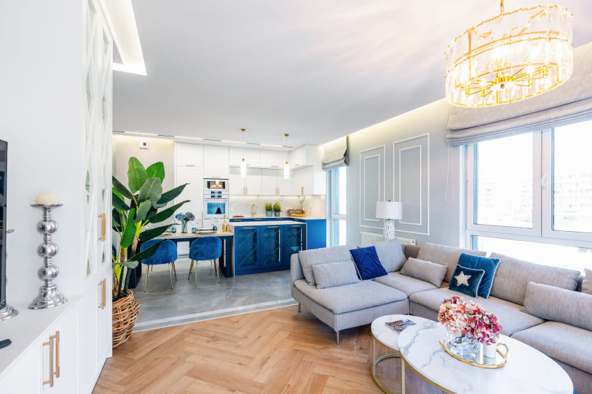 Salon to serce mieszkania, w którym białe meble...