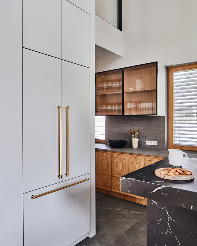 Szara kuchnia ze spiekiem kwarcowym