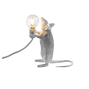 Lampa stołowa z żywicy Mouse, 
wys. 14,5 cm, Seletti, pufadesign.pl,
293 zł