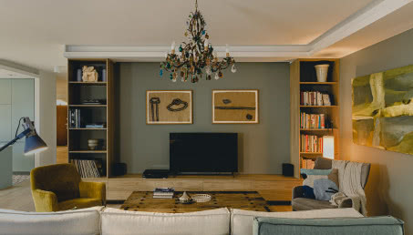 Włoski vintage w centrum Warszawy. Zaglądamy do mieszkania z widokiem na Trakt Królewski!