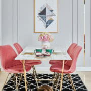 Dominującym kolorem w pokoju Nadii jest jasny...