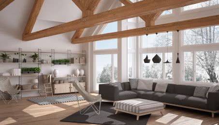 Belki drewniane pod sufitem - jak wykorzystać ich potencjał?