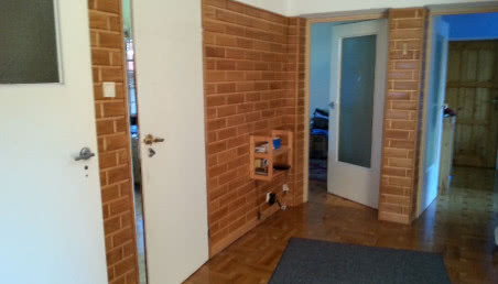 Jak dopasować drzwi do boazerii?