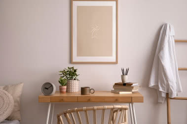 Toaletka do sypialni - z lustrem, wisząca czy w formie konsoli?