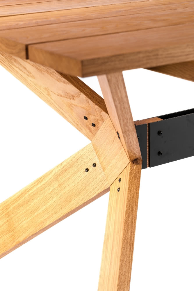 Do ogrodu, do domu
Stół X został zainspirowany...