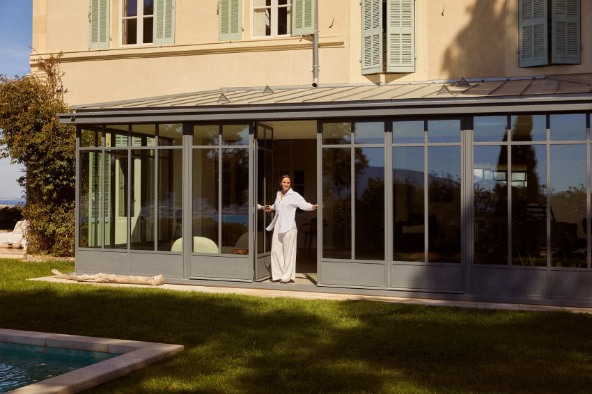 Villa Souvenir z duma prezentuje swoją zabytkową...