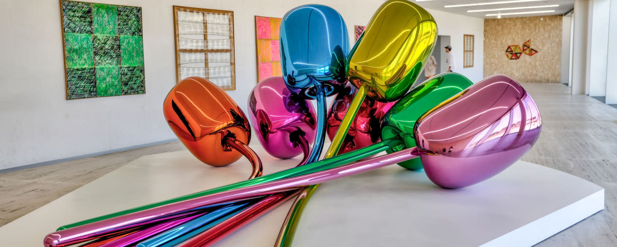 Król kiczu, który podbił świat sztuki! Jeff Koons zrewolucjonizował pojęcie rzeźby