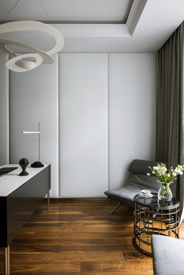 Welurowa ściana w salonie