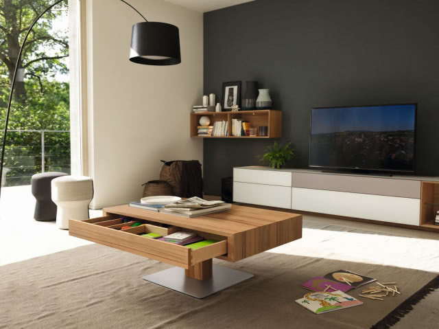 Nowoczesne ściany w salonie: 15 ciekawych pomysłów na ścianę - zdjęcia i aranżacje