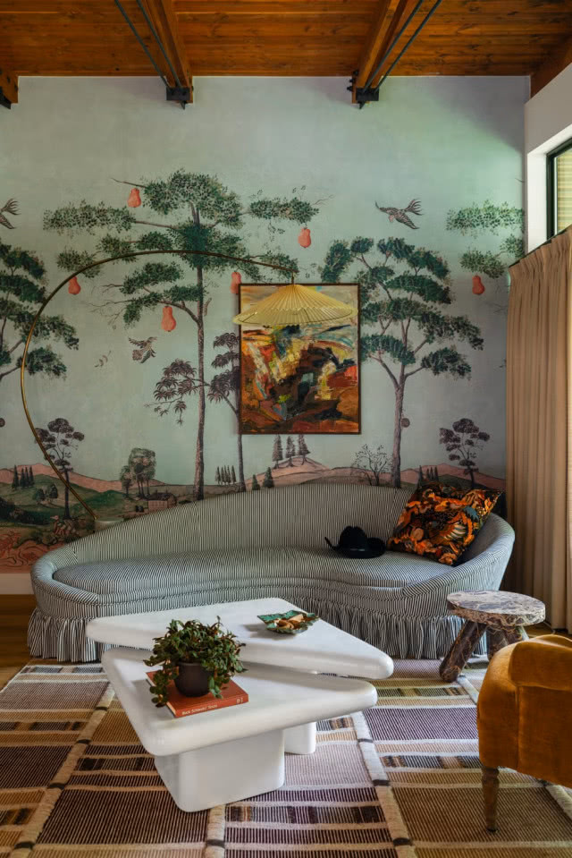 kanapa, stoliki kawowe, tapeta