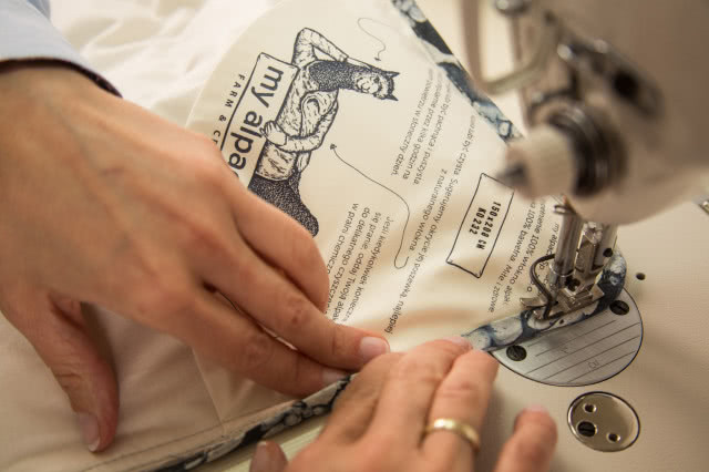 Przemyślanie zaprojektowana, ręcznie pikowana kołdra MyAlpaca służyć będzie dłużej niż 10 lat. Więcej na sklep.myalpaca.eu