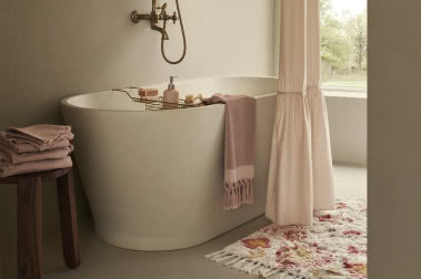 Mała łazienka z wanną - jak ją urządzić?