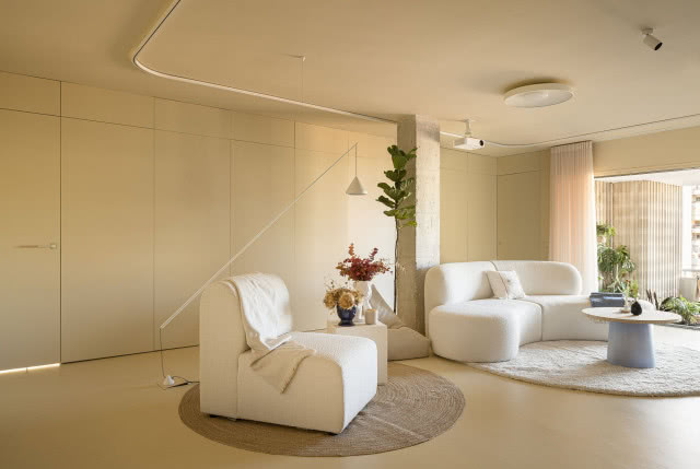 Salon z dwoma fotelami