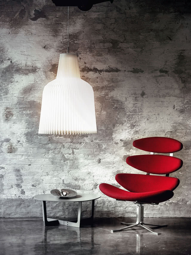 Wisząca lampa LE KLINT model
145, popularnie zwana La Cloche (dzwon) to prawdziwe dzieło sztuki