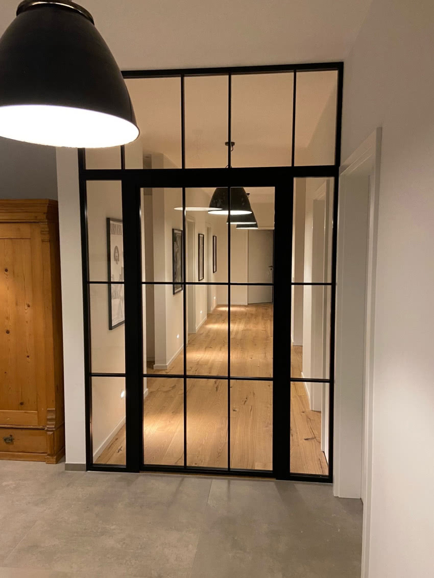 Drzwi z przeszkleniem na wymiar - Strongroom...