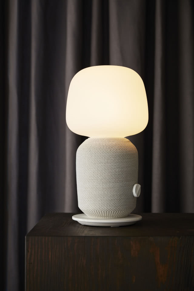 Głośnik, który wygląda jak lampa