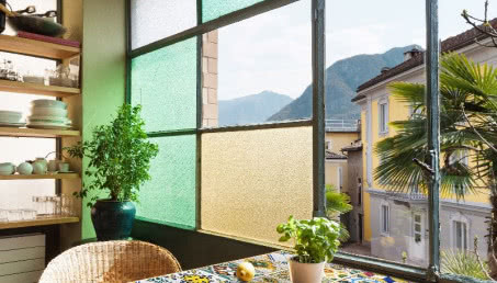 Płytki na tapecie (i okleinie)